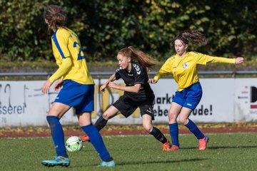 Bild 324 - wBJ TuS Felde - SV Henstedt Ulzburg : Ergebnis: 1:8